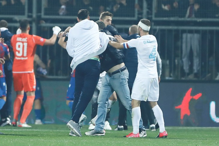 Jedan upad navijača Rijeke "riješio" je šef osiguranja Hajduka